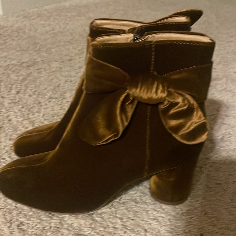 Madewell velvet ankle boots size 7.5 NIB💃💄